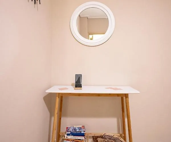 Anthia Seaview Apartament *